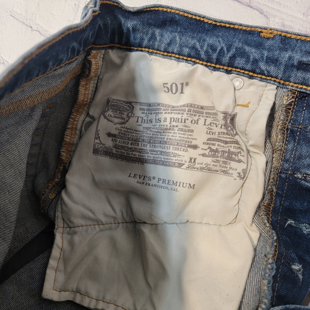 Levi's Premium Quality 501 Slouchy Bermuda Jean Cut Off High Rise Shorts 28 - Picture 10 of 13